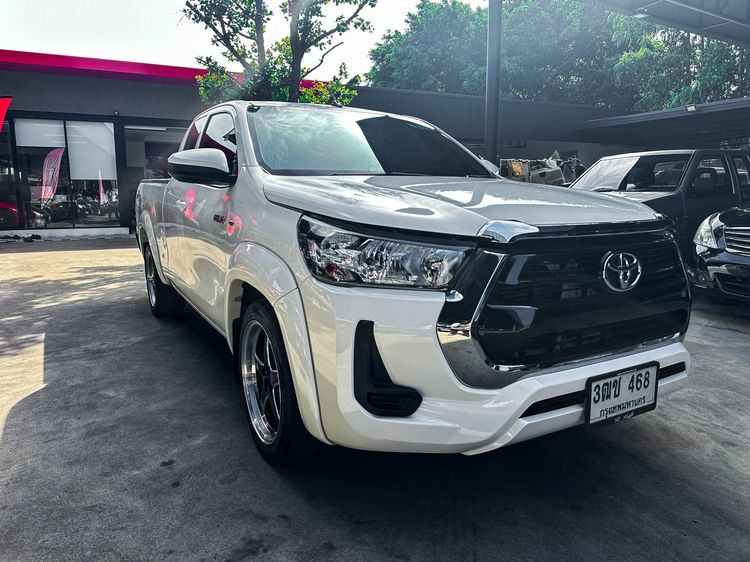 Toyota Hilux Revo 2021 2.4 Z Edition Mid Pickup ดีเซล เกียร์ธรรมดา ขาว รูปที่ 3