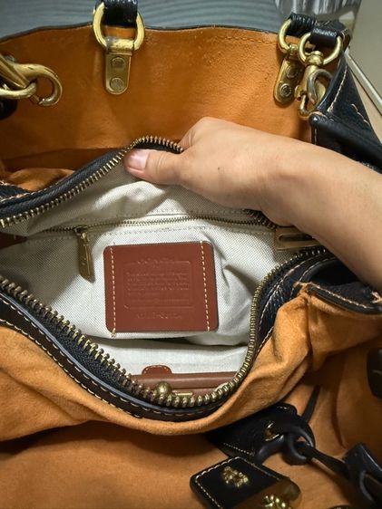 กระเป๋าถือและสะพาย รูปที่ 4