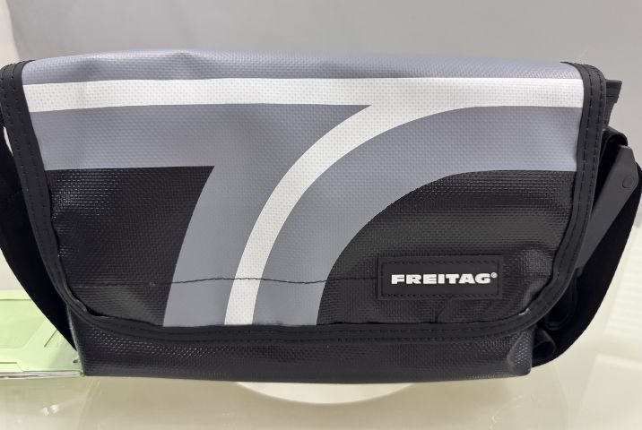 ชาย ดำ ผ้าใบ กระเป๋า FREITAG