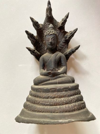 พระรัตนะ นาคปรก ขนาดหน้าตัก 1.7 นิ้ว ฐานล่าง 3.2 นิ้ว สูง 5.5 นิ้ว  รูปที่ 7