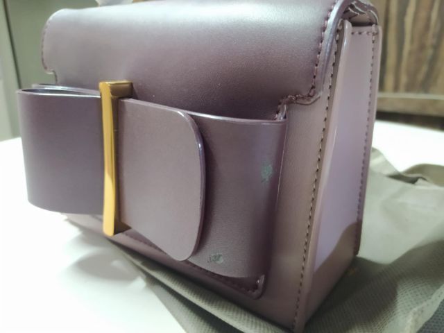 กระเป๋าสะพายข้าง charles keith รูปที่ 2