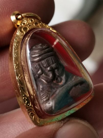 พระปิดตายันต์ยุ่ง พิมพ์เล็ก เนื้อทองแดงเถือน หลวงพ่อรุ่ง  ปี ๒๔๘๓ เลี่ยมกรอบทองคำแท้ พร้อมบัตรรับประกันพระแท้ ที่สุดของความหายาก แบ่งปันครับ รูปที่ 8