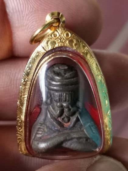 พระปิดตายันต์ยุ่ง พิมพ์เล็ก เนื้อทองแดงเถือน หลวงพ่อรุ่ง  ปี ๒๔๘๓ เลี่ยมกรอบทองคำแท้ พร้อมบัตรรับประกันพระแท้ ที่สุดของความหายาก แบ่งปันครับ รูปที่ 9