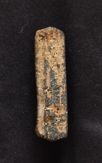 พระผงกรุวัดนก พิมพ์แม่นางกวัก รูปที่ 4