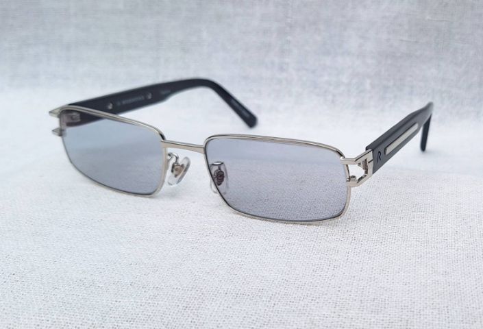 แว่นตาเทพเจ้าของชาวเยอรมันที่คนทั้งโลกรู้จัก RODENSTOCK กรอบไทเทเนียมบริสุทธิ์สีเงิน เลนส์ออโต้ สีเทา–สว่าง...Authentic RODENSTOCK Handcrafted in Japan
 รูปที่ 10