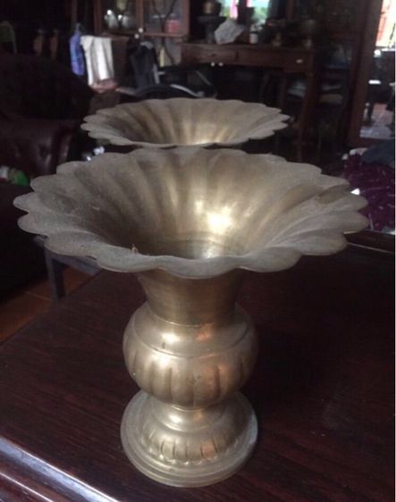 กระโถนปากแตรทองเหลืองโบราณ รูปที่ 2