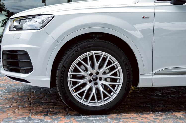 Audi Audi Q7  2019 3.0 TDI Quattro 4WD Utility-car ดีเซล ไม่ติดแก๊ส เกียร์อัตโนมัติ ขาว รูปที่ 4