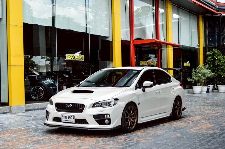 Subaru Impreza 2017 2.5 WRX STi 4WD Sedan เบนซิน ไม่ติดแก๊ส เกียร์ธรรมดา ขาว รูปที่ 2