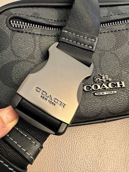 กระเป๋าคาดอก Coach รูปที่ 7