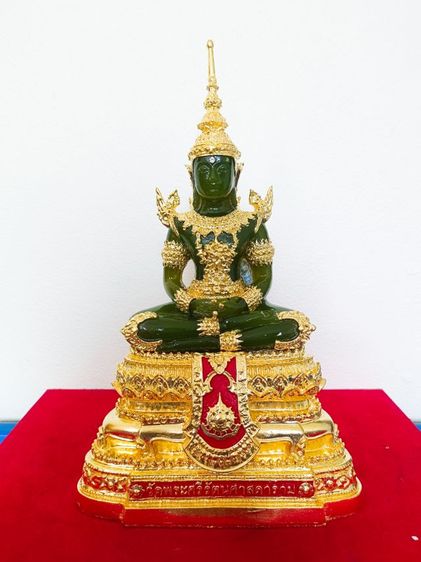 พระแก้วมรกต ภปร. 3ฤดู วัดพระศรีรัตนศาสดาราม สำนักพระราชวัง จัดสร้าง ปี2542 หน้าตัก5นิ้ว บูชาแยกได้ รูปที่ 3