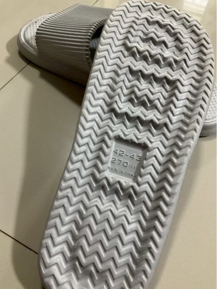 รองเท้าแตะ พื้นนิ่ม สีเทา เบอร์ 42-43 มือหนึ่ง 30 บาท รูปที่ 4