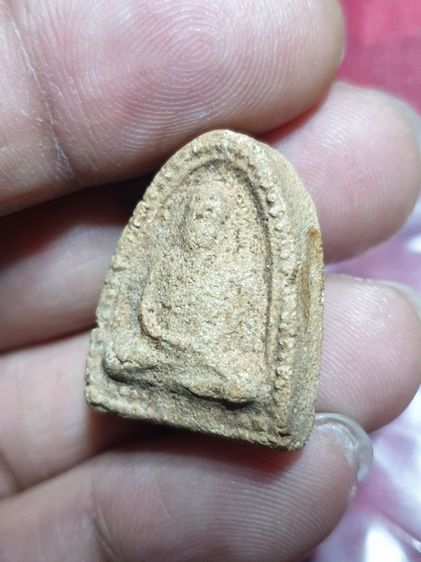 พระผงหลวงปู่ดี วัดบ้านคำฮี ผสมผงพระสมเด็จบางขุนพรม หายาก พบเจอได้น้อยสภาพสวยสมบูรณ์ไม่ผ่านการใช้ รูปที่ 4