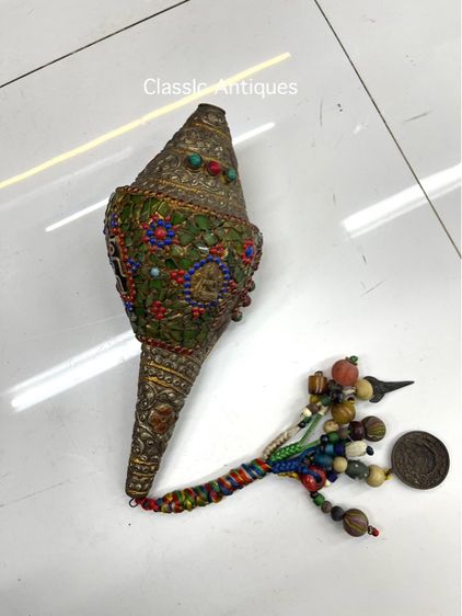 หอยสังข์  เวียนขวา ประดับหิน หุ้มกะไหล่เงิน