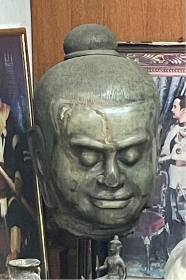 งานแกะสลัก หินทรายเขียวแกะ รูปพระเจ้าชัยวรมันที่ 7 