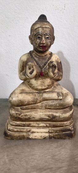 ตุ๊กตาปูนเก่าๆ