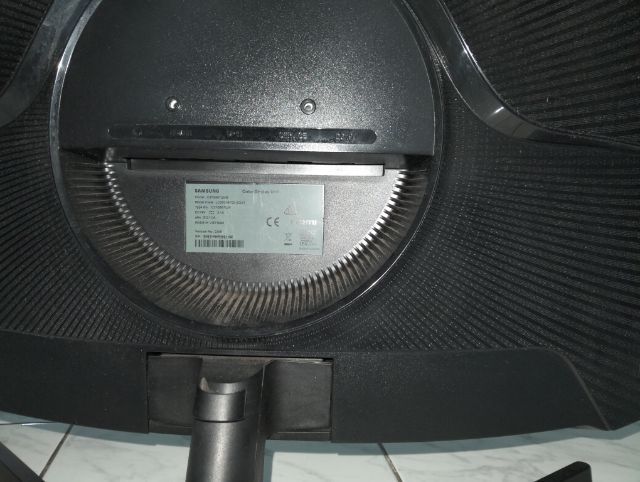 ขายซากจอคอมพิวเตอร์ Samsung Odyssey G5 Color Display 27นิ้ว LC27G55TQWEXXT DC19V 2.1A ใช้งานได้ตามปกติ แต่หน้าจอมุมบนขวาแตก รูปที่ 4