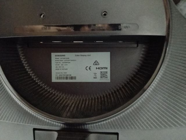 ขายซากจอคอมพิวเตอร์ Samsung Odyssey G5 Color Display 27นิ้ว LC27G55TQWEXXT DC19V 2.1A ใช้งานได้ตามปกติ แต่หน้าจอมุมบนขวาแตก รูปที่ 3
