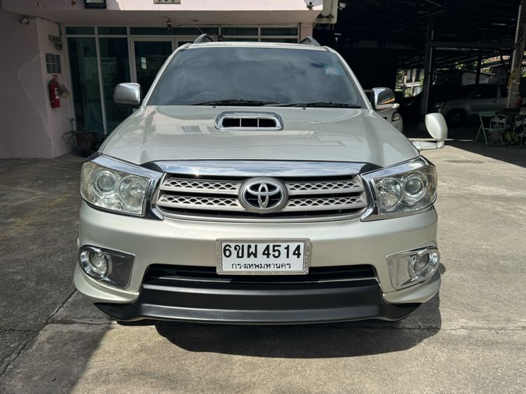 Toyota Fortuner 2009 3.0 V Utility-car ดีเซล ไม่ติดแก๊ส เกียร์อัตโนมัติ บรอนซ์เงิน รูปที่ 2