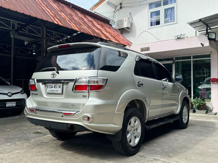 Toyota Fortuner 2009 3.0 V Utility-car ดีเซล ไม่ติดแก๊ส เกียร์อัตโนมัติ บรอนซ์เงิน รูปที่ 4