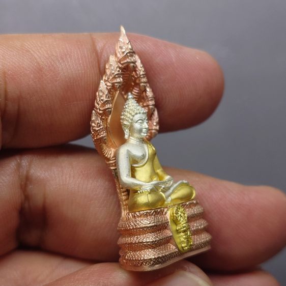 พระนาคปรก สธ. พิมพ์ใหญ่ เนื้อเงินชุบสามกษัตริย์ รุ่นสร้างอุโบสถเฉลิมพระเกียรติ วัดบวรนิเวศวิหาร ปี2543 พร้อมกล่องเดิม จัดสร้างน้อย 1,999 องค รูปที่ 5