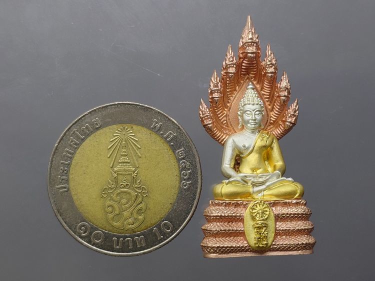 พระนาคปรก สธ. พิมพ์ใหญ่ เนื้อเงินชุบสามกษัตริย์ รุ่นสร้างอุโบสถเฉลิมพระเกียรติ วัดบวรนิเวศวิหาร ปี2543 พร้อมกล่องเดิม จัดสร้างน้อย 1,999 องค รูปที่ 8