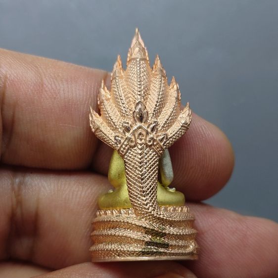 พระนาคปรก สธ. พิมพ์ใหญ่ เนื้อเงินชุบสามกษัตริย์ รุ่นสร้างอุโบสถเฉลิมพระเกียรติ วัดบวรนิเวศวิหาร ปี2543 พร้อมกล่องเดิม จัดสร้างน้อย 1,999 องค รูปที่ 4