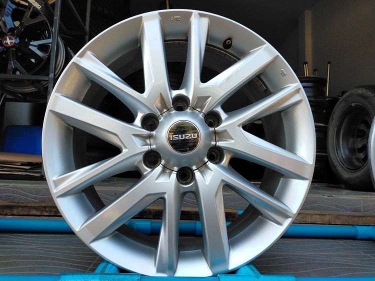 แม็กอีซูซุ ขอบ18 กว้าง7 et33 สีเดิม รูปที่ 4