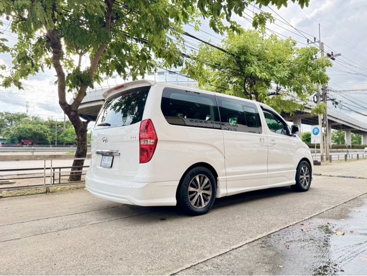 Hyundai H-1  2016 2.5 Executive Utility-car ดีเซล ไม่ติดแก๊ส เกียร์อัตโนมัติ ขาว รูปที่ 4