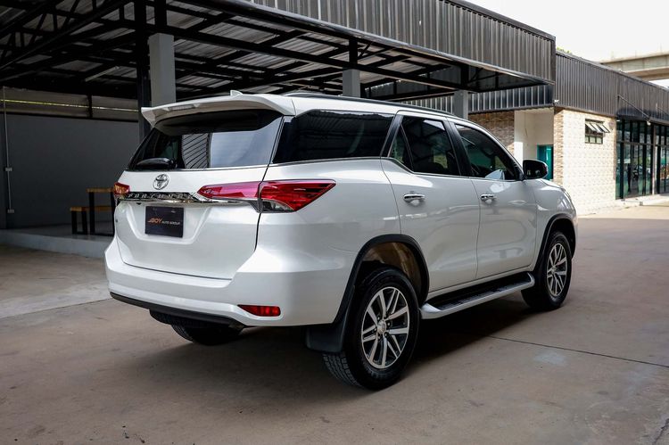 Toyota Fortuner 2019 2.8 V Utility-car ดีเซล ไม่ติดแก๊ส เกียร์อัตโนมัติ ขาว รูปที่ 4