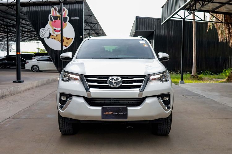 Toyota Fortuner 2019 2.8 V Utility-car ดีเซล ไม่ติดแก๊ส เกียร์อัตโนมัติ ขาว รูปที่ 2