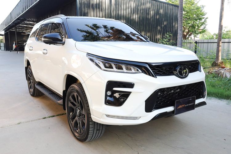 Toyota Fortuner 2022 2.8 GR Sport 4WD Utility-car ดีเซล ไม่ติดแก๊ส เกียร์อัตโนมัติ ขาว รูปที่ 3