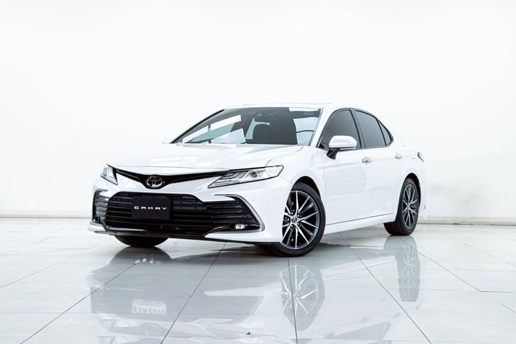 Toyota Camry 2022 2.5 Premium Sedan เบนซิน ไม่ติดแก๊ส เกียร์อัตโนมัติ ขาว