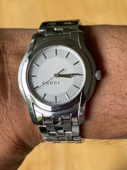 GUCCI 5500XL 38 mm Silver Dial Swiss Quartz Steel Men’s Watch YA005212 รูปที่ 12