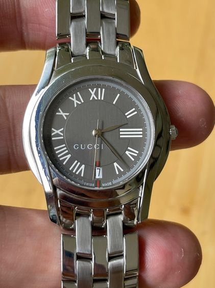 GUCCI 5500M 34 mm Gray Dial Swiss Quartz Steel Men’s Watch  รูปที่ 6