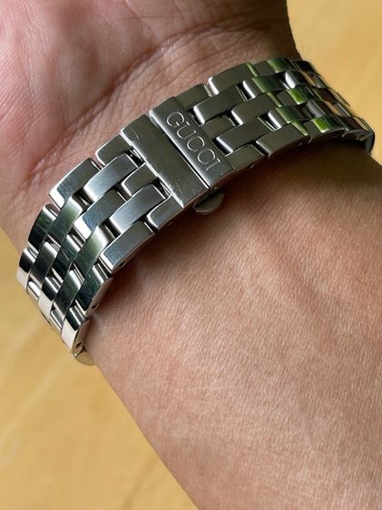 GUCCI 5500M 34 mm Gray Dial Swiss Quartz Steel Men’s Watch  รูปที่ 16