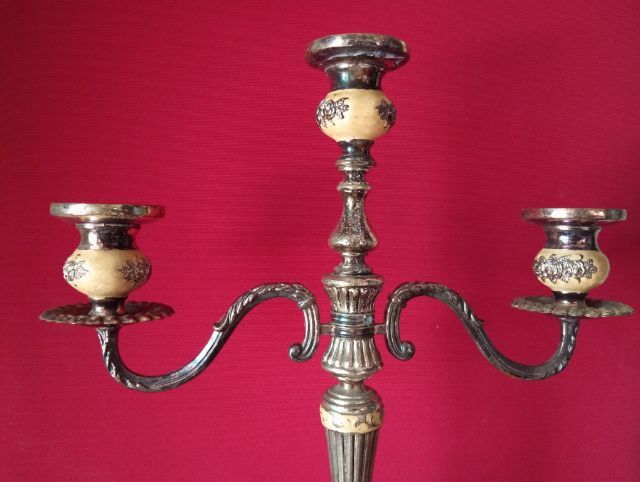 ฝรั่งเศส..เชิงเทียนหลุยส์ 3 ช่อเก่าโบราณงานฝรั่งเศสเนื้อโลหะ filter ลงยา.ขนาดใหญ่ รูปที่ 4