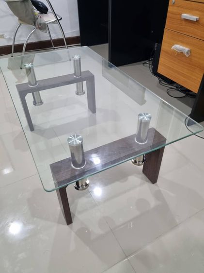 โต๊ะกลางรับแขก แผ่นท็อปกระจกนิรภัยหนา 8 มิล พร้อมขาโต๊ะไม้ MDF แข็งแรงทนทาน (สินค้ามือสอง) รูปที่ 3