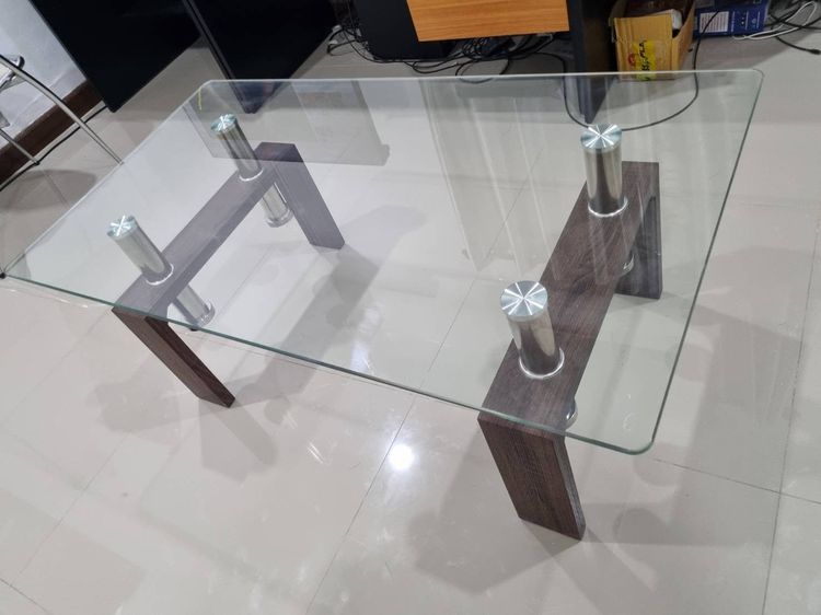 โต๊ะกลางรับแขก แผ่นท็อปกระจกนิรภัยหนา 8 มิล พร้อมขาโต๊ะไม้ MDF แข็งแรงทนทาน (สินค้ามือสอง) รูปที่ 2