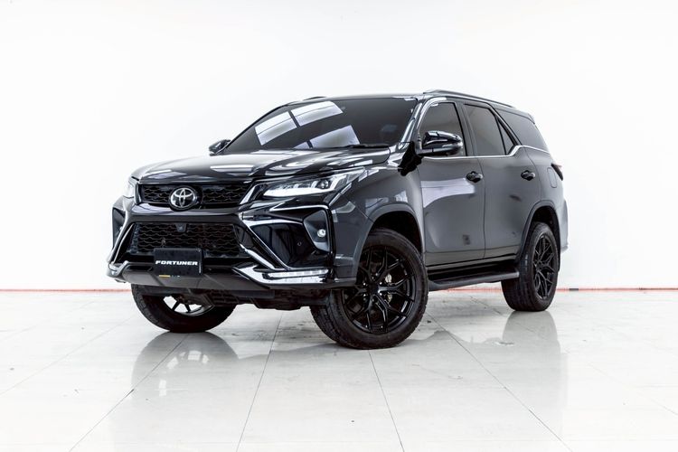 รถ Toyota Fortuner 2.8 Legender สี ดำ