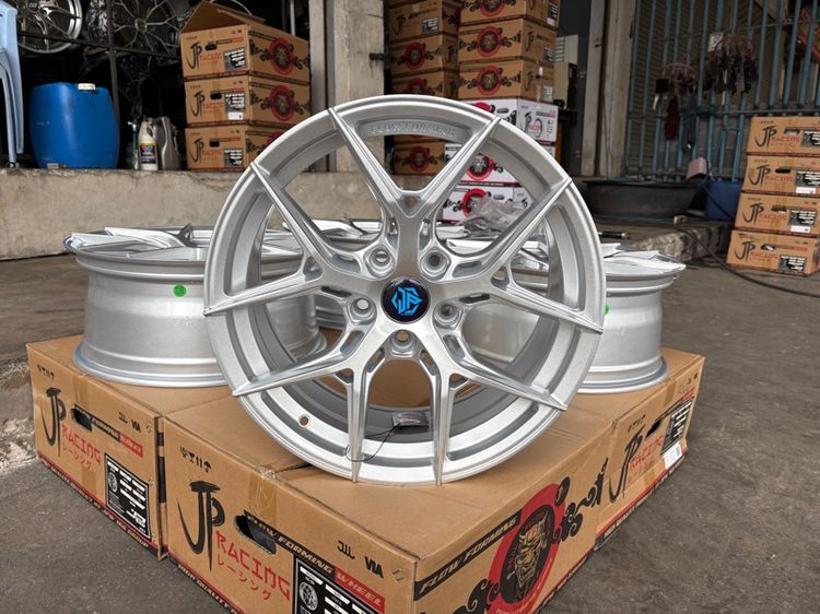 ล้อแม็กมือ1 ขอบ17 ก้านY 5รู114 กว้าง7.5 ออฟ35 สีบรอนเงิน ล้อเบา FLOW FORMING งานJP งานสวยมากๆ รูปที่ 4