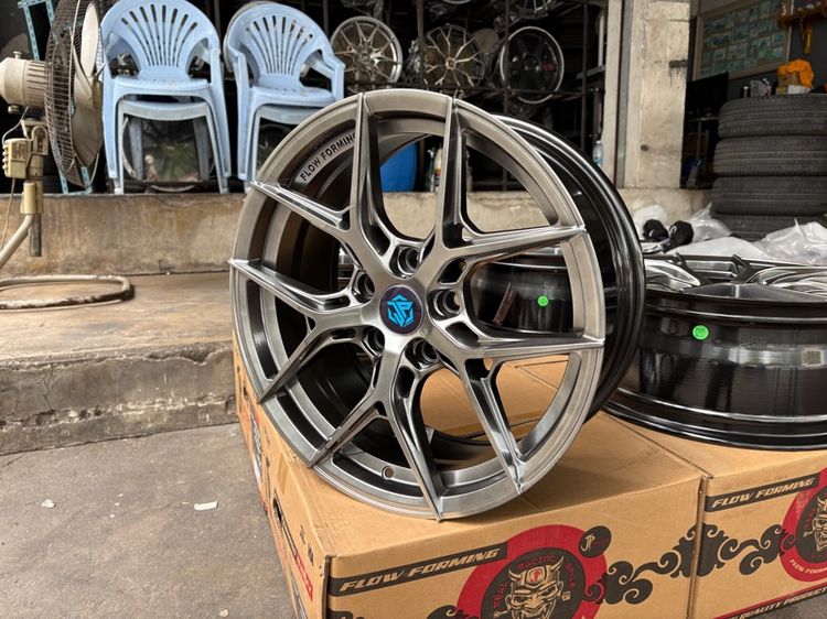 ล้อแม็กมือ1 ขอบ17 ก้านY 5รู114 กว้าง7.5 ออฟ35 สีไฮเปอร์แบล็ค ล้อเบา FLOW FORMING งานJP งานสวยมากๆ รูปที่ 5