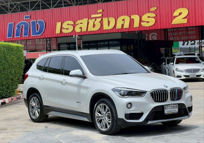 รถ BMW X1 2.0 sDrive18d xLine สี ขาว
