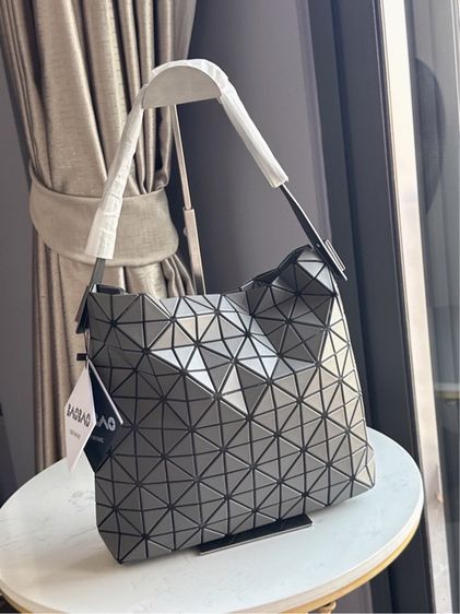 กระเป๋าคล้องไหล่ Bao Bao  11“