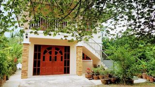 ขายบ้าน 2 หลังพร้อมที่ดิน 2 ไร่ถมแล้ว ทำเลดี น้ำไม่ท่วม สะดวกเข้าออกได้หลายเส้นทาง 