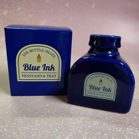 อื่นๆ ที่วางปากกา ที่จัดระเบียบบนโต๊ะ ขวดหมึก