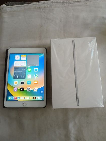 เครื่องศูนย์ไทย ใหม่มาก ipad3 64g ไวไฟ มีอแดปเตอร์ สายชาร์จ