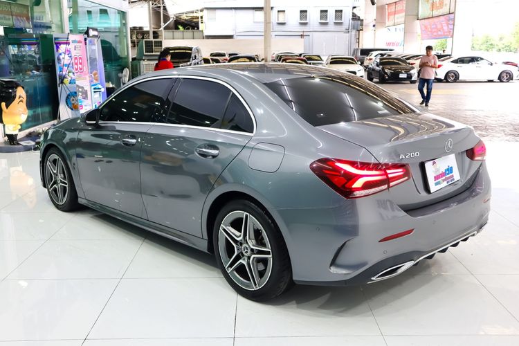 Mercedes-Benz A-Class 2021 A200 Sedan เบนซิน ไม่ติดแก๊ส เกียร์อัตโนมัติ เทา รูปที่ 4