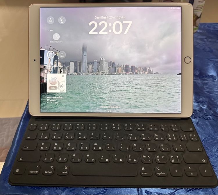 Apple smart keyboard