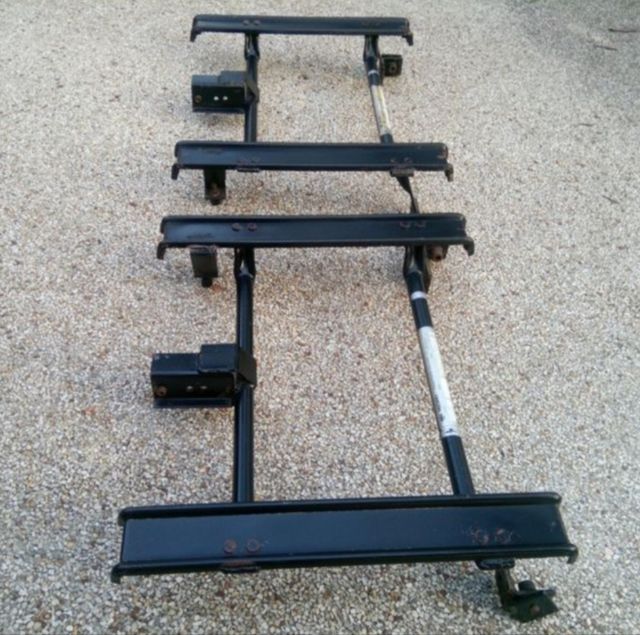 แป้นเหยียบแบบอลูมิเนียม ของ โฟล์ค Golf4 ของแท้ ของใหม่ ใส่กับ Golf3,Vento ได้ กับ มือเปิดในรถ ฝาปิดช่องหูลากในกันชนหน้า Golf ข้างขวา รูปที่ 18