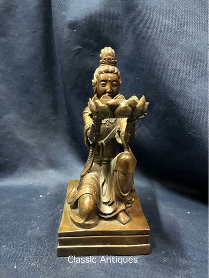 เชิงเทียน เทพถือดอกบัว ทองเหลืองสะสม รูปที่ 10